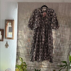 NWT - precious boho Daughters of India Dress - flatters every shape!